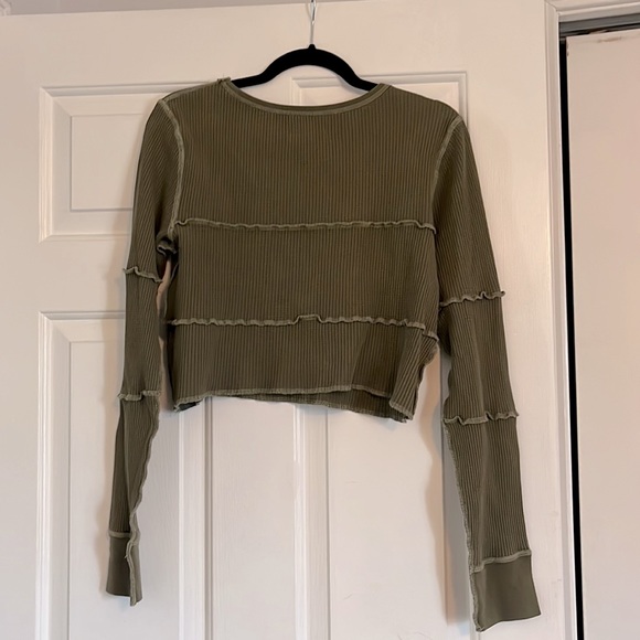 Urban outfitters crop light weight sweater - Picture 3 of 3